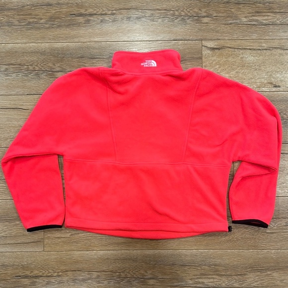 The North Face Hot Pink Women’s Fleece Pullover in Excellent Condition - Picture 5 of 5